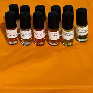 Lot of Women’s Perfume Body Fragrances Roll-On oil Set